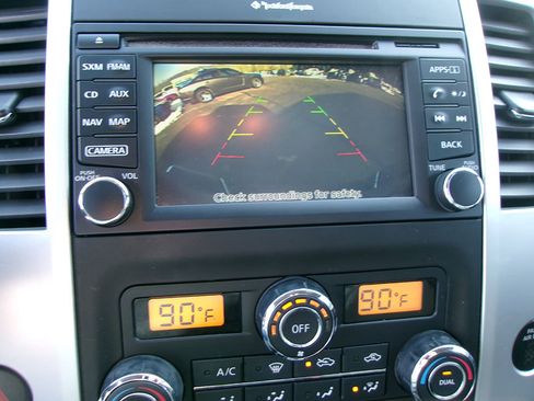 Used 2018 Nissan Frontier PRO-4X image 18