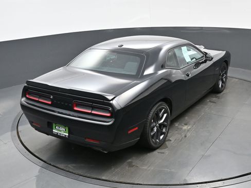 Used 2022 Dodge Challenger R/T w/ Blacktop Package image 35