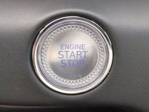 Certified 2025 Genesis GV80 2.5T Select AWD/4WD image 19