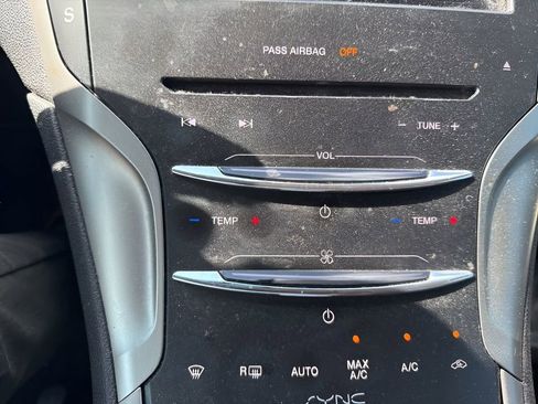 Used 2014 Lincoln MKZ w/ Equipment Group 101A Select image 9