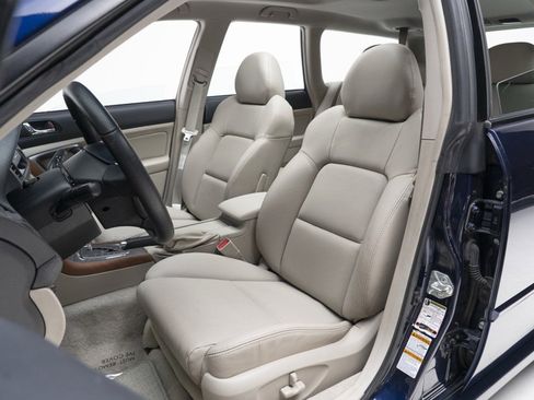 Used 2005 Subaru Legacy GT image 3