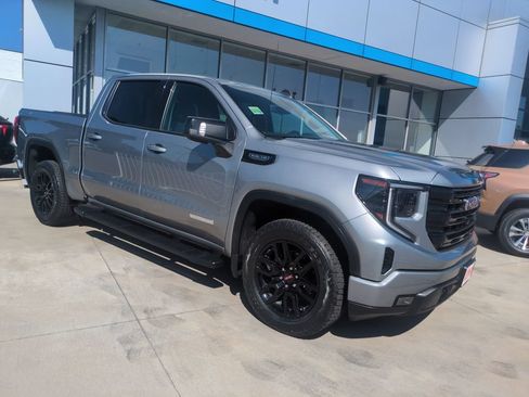 Used 2023 GMC Sierra 1500 Elevation w/ Elevation Premium Package AWD/4WD image 6