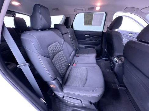 Used 2022 Nissan Pathfinder SV AWD/4WD image 38
