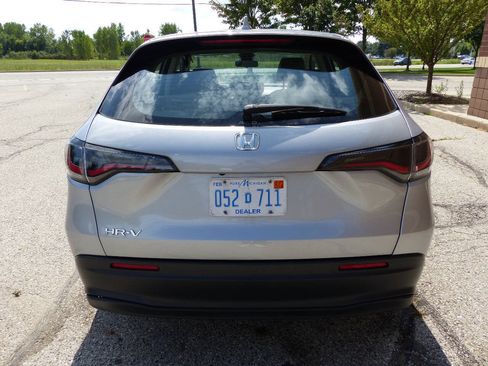Used 2023 Honda HR-V LX image 8