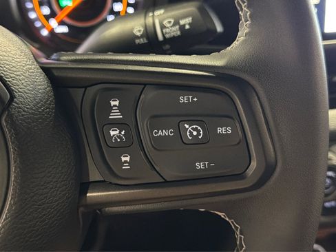 Used 2025 Jeep Wrangler Sport AWD/4WD image 24