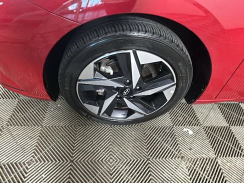 Used 2023 Hyundai Elantra SEL w/ Convenience Package FWD image 11