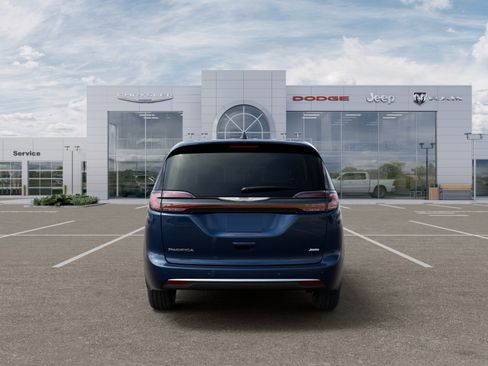 New 2025 Chrysler Pacifica Select image 7