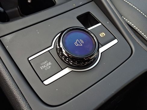 New 2026 Volkswagen Tiguan SE image 15