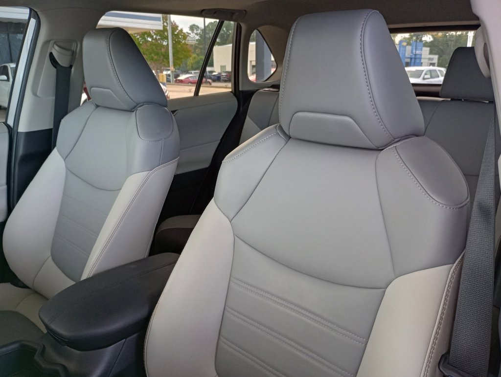 Used 2024 Toyota RAV4 XLE Premium FWD image 11