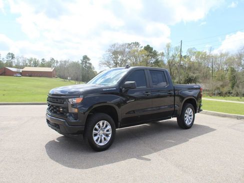 Used 2025 Chevrolet Silverado 1500 Custom AWD/4WD image 2