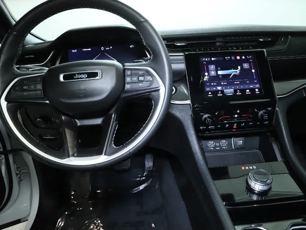 Used 2023 Jeep Grand Cherokee Altitude AWD/4WD image 27