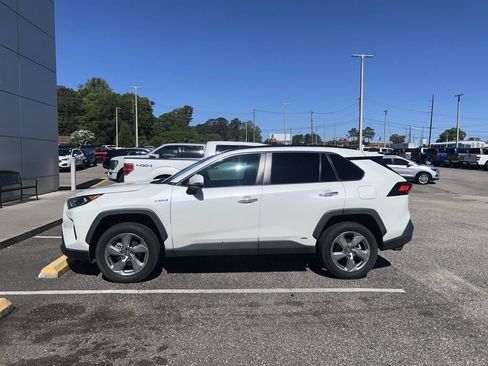 Used 2019 Toyota RAV4 Limited AWD/4WD image 9