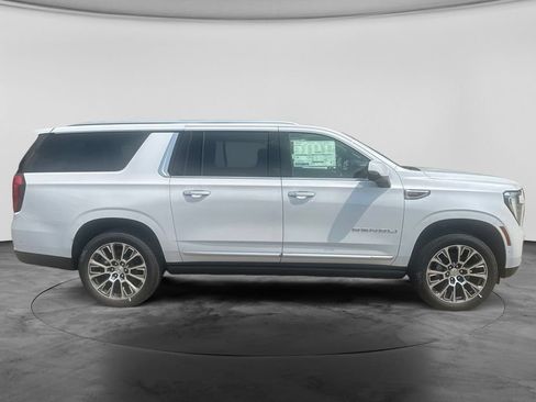 New 2026 GMC Yukon XL Denali w/ Denali Reserve Package AWD/4WD image 6