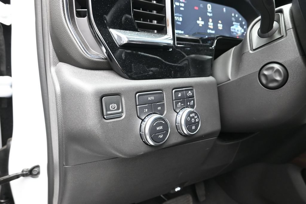 Used 2024 GMC Sierra 1500 SLT w/ SLT Premium Plus Package AWD/4WD image 17