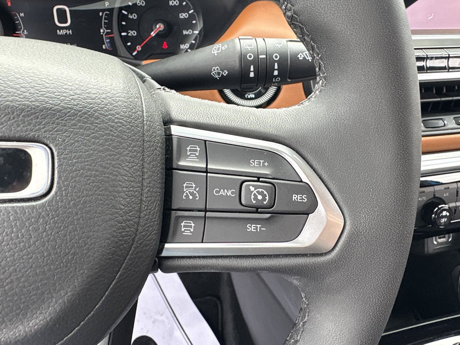 Used 2025 Jeep Compass Limited AWD/4WD image 17
