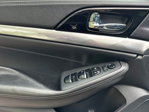 Used 2020 Nissan Maxima 3.5 SV w/ Floor Mat Group FWD image 12