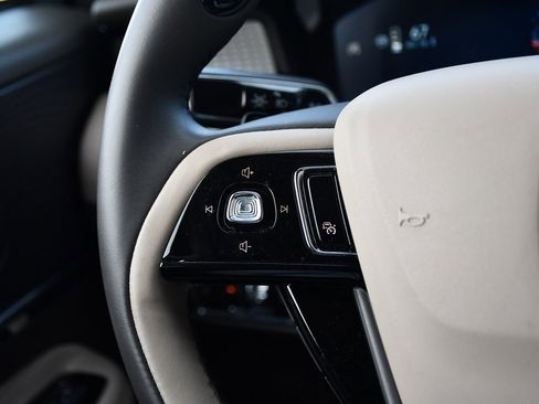 Used 2023 Lincoln Corsair Standard image 32