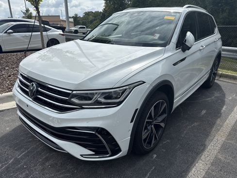 Used 2023 Volkswagen Tiguan SEL R-Line AWD/4WD image 6