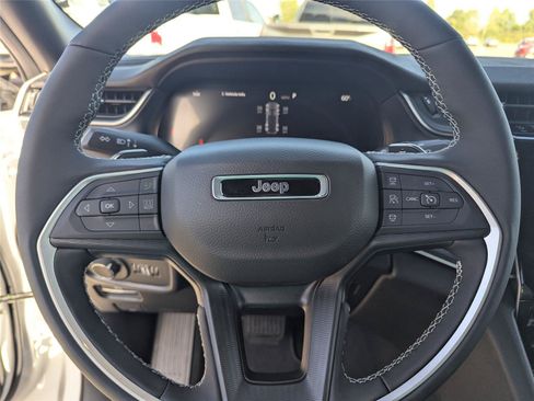 New 2025 Jeep Grand Cherokee Altitude RWD image 25
