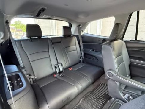 Used 2019 Honda Pilot Touring image 15