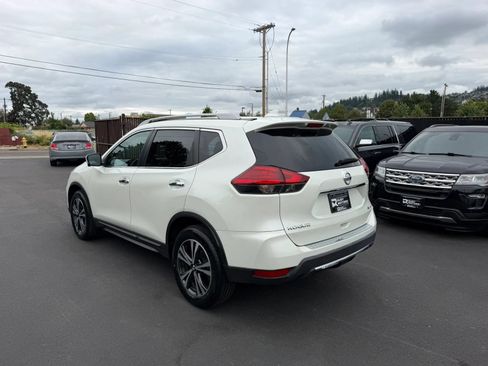 Used 2017 Nissan Rogue SL w/ SL Premium Package AWD/4WD image 6