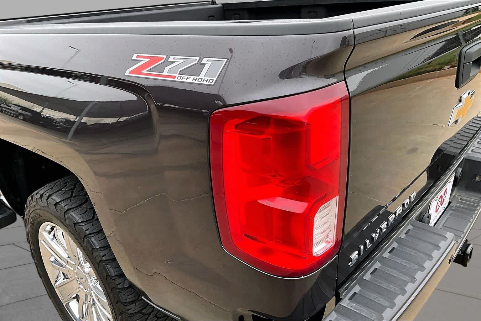 Used 2016 Chevrolet Silverado 1500 LTZ Z71 w/ LTZ Plus Package AWD/4WD image 27
