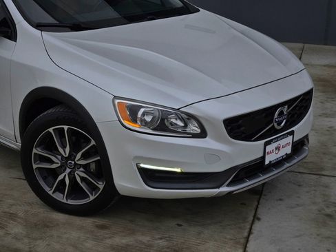 Used 2016 Volvo V60 T5 Cross Country w/ Convenience Package image 39