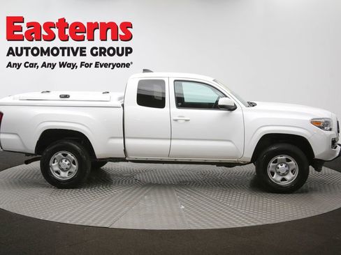 Used 2022 Toyota Tacoma SR image 45