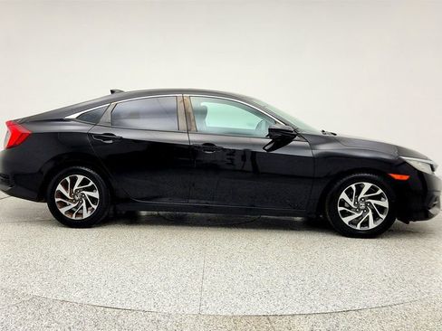 Used 2017 Honda Civic EX image 4