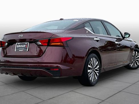 Used 2025 Nissan Altima 2.5 SV FWD image 13
