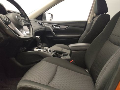 Used 2020 Nissan Rogue SV FWD image 17