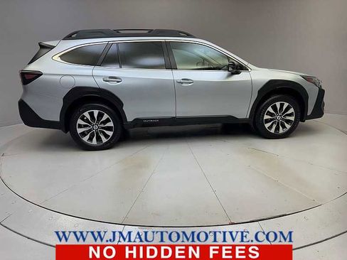 Used 2023 Subaru Outback Limited image 6