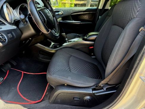 Used 2012 Dodge Journey SXT w/ Flexible Seating Group FWD image 15