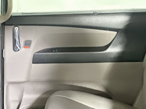 Used 2016 Honda Odyssey SE image 25