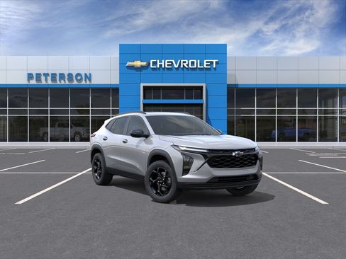 New 2026 Chevrolet Trax LT w/ Sunroof Package FWD image 2