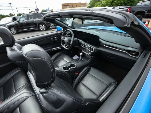 Used 2025 Ford Mustang Premium RWD image 42
