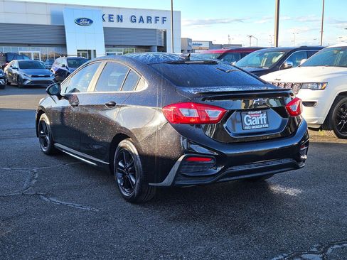 Used 2016 Chevrolet Cruze LT w/ Sun And Sound Package FWD image 8