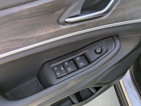 New 2026 Jeep Grand Cherokee Altitude RWD image 12