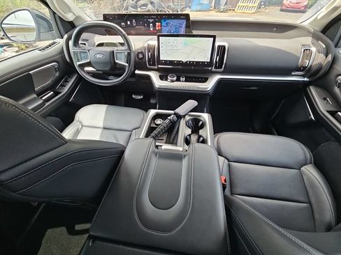 Used 2025 Ford Expedition Max Platinum w/ Driver's Package AWD/4WD image 22