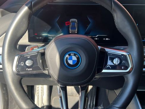 Used 2023 BMW i7 xDrive60 image 28