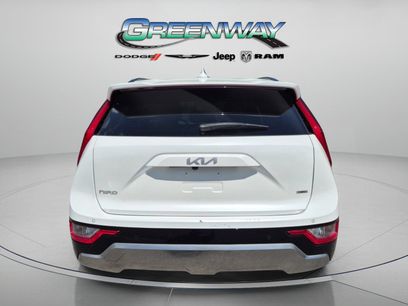Used 2023 Kia Niro EX Touring