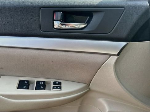 Used 2014 Subaru Outback 2.5i AWD/4WD image 17
