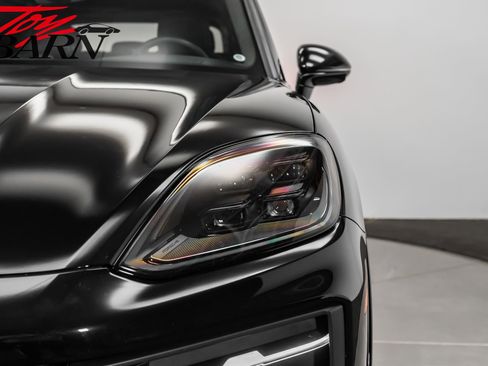 Used 2025 Porsche Cayenne GTS image 10