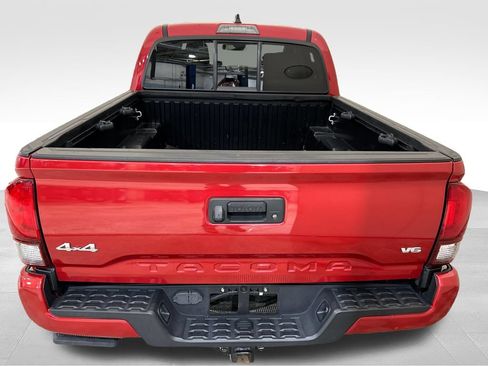 Used 2021 Toyota Tacoma SR AWD/4WD image 4