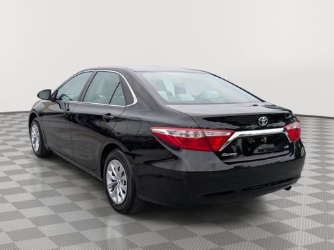 Used 2017 Toyota Camry LE FWD image 3