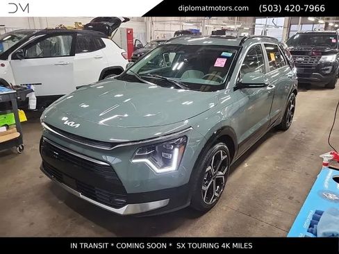 Used 2023 Kia Niro SX Touring FWD image 1