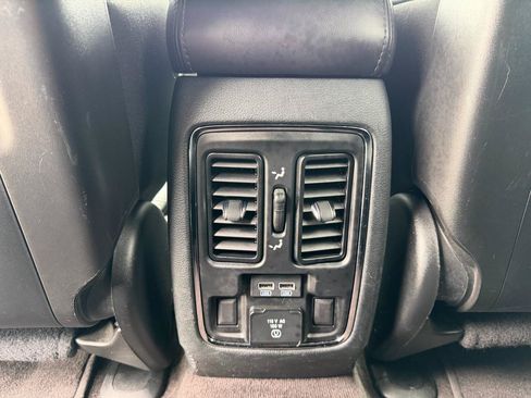 Used 2019 Jeep Grand Cherokee Limited AWD/4WD image 16