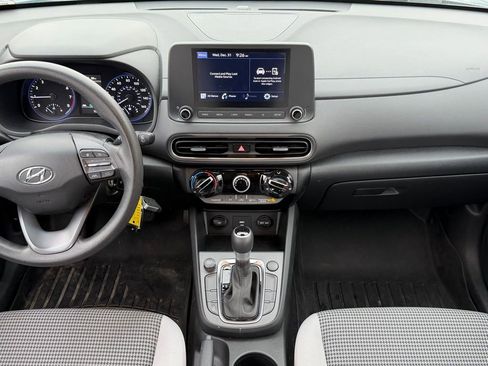 Used 2022 Hyundai Kona SE image 9