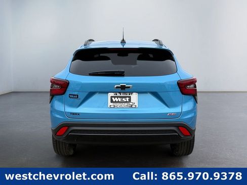 New 2026 Chevrolet Trax RS w/ Sunroof Package FWD image 4
