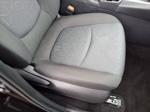 Used 2025 Toyota RAV4 XLE AWD/4WD image 50